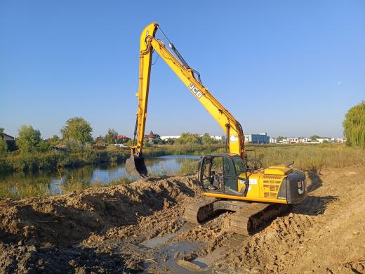 Продовжуємо роботи з розчищення озера Канево в с. Нові Петрівці.