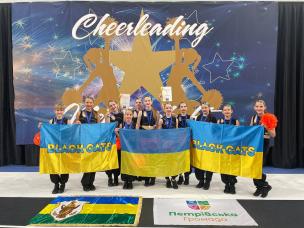 Юні спортсменки на чемпіонаті Європи з чирлідингу